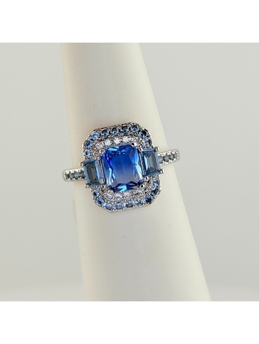 Bomb Party Sz 8 Retro Light Blue Ombre Crystal on Rhodium